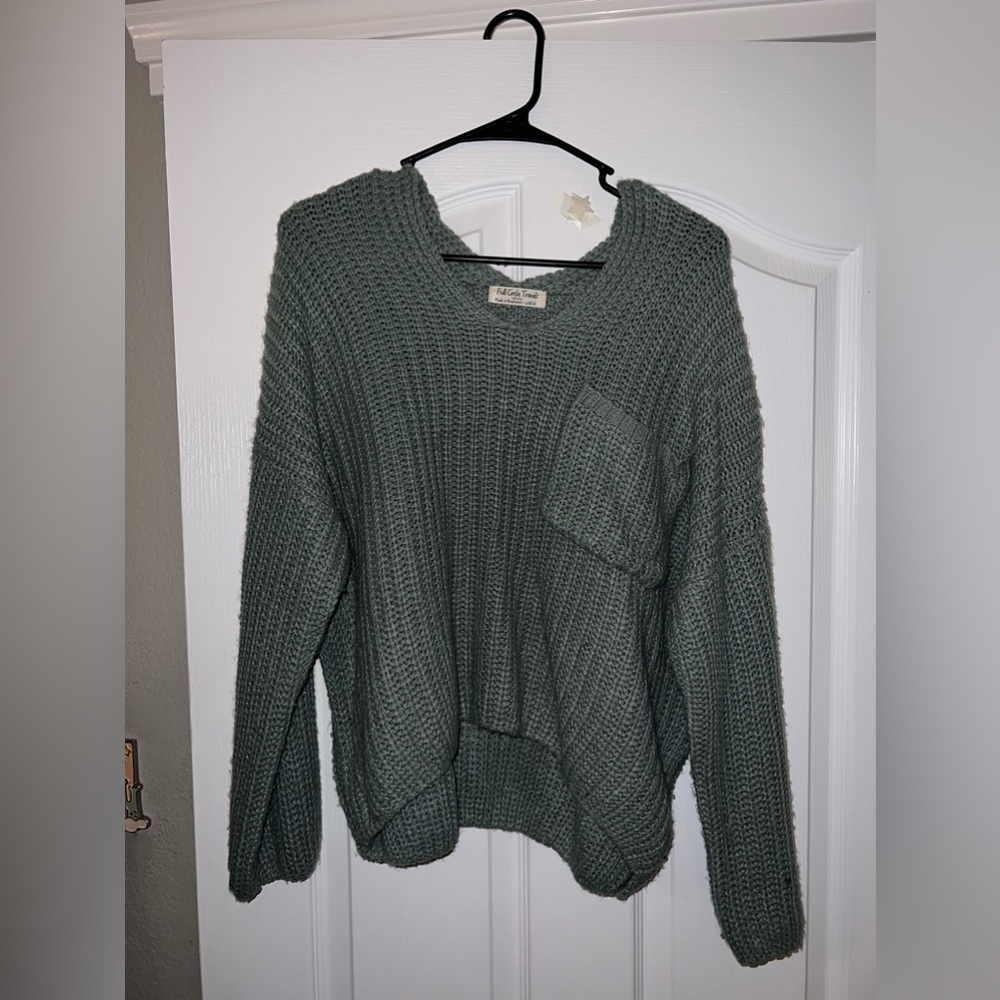 Green sweater size L